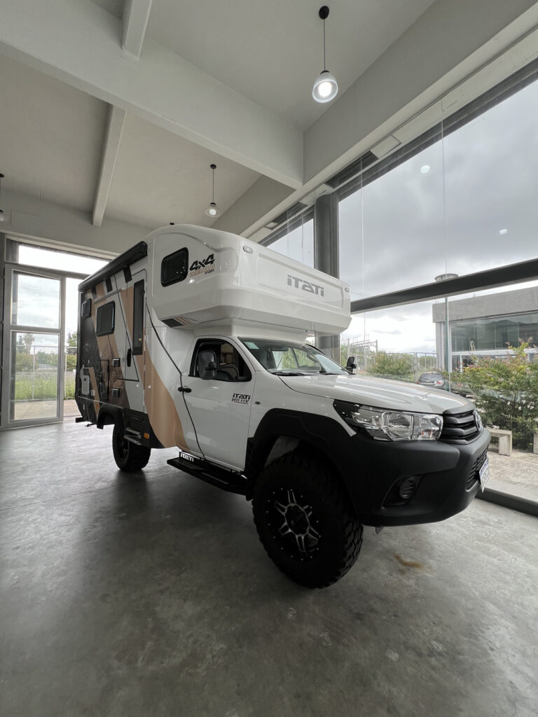 Motorhome 4x4 Pick-Up Exterior