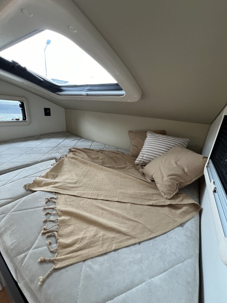 Motorhome 4x4 Pick-Up Dormitorio doble-1