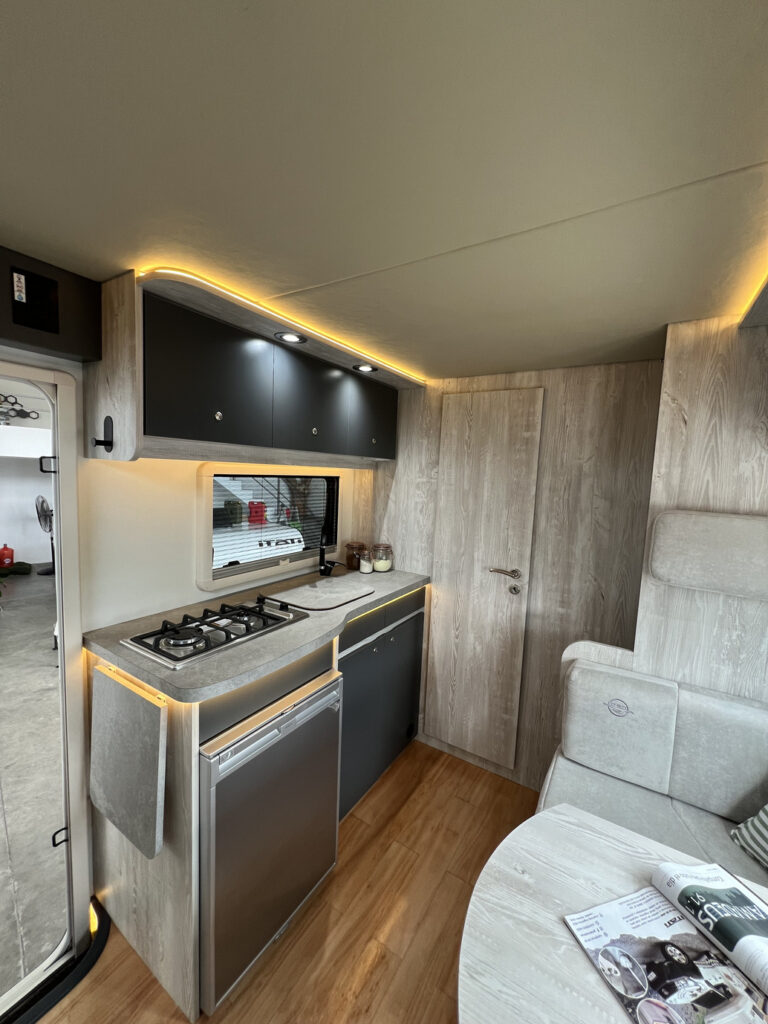 Motorhome 4x4 Pick-Up cocina