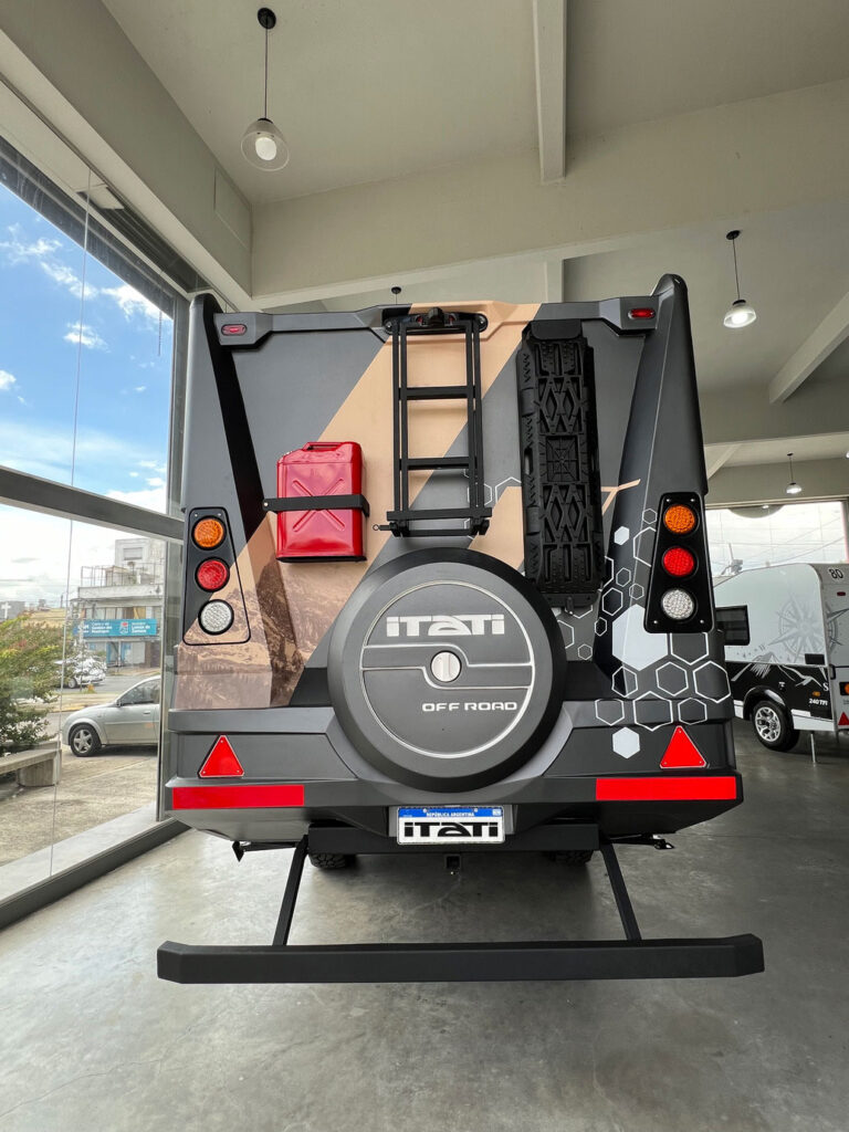 Motorhome 4x4 Pick-Up Exterior-3
