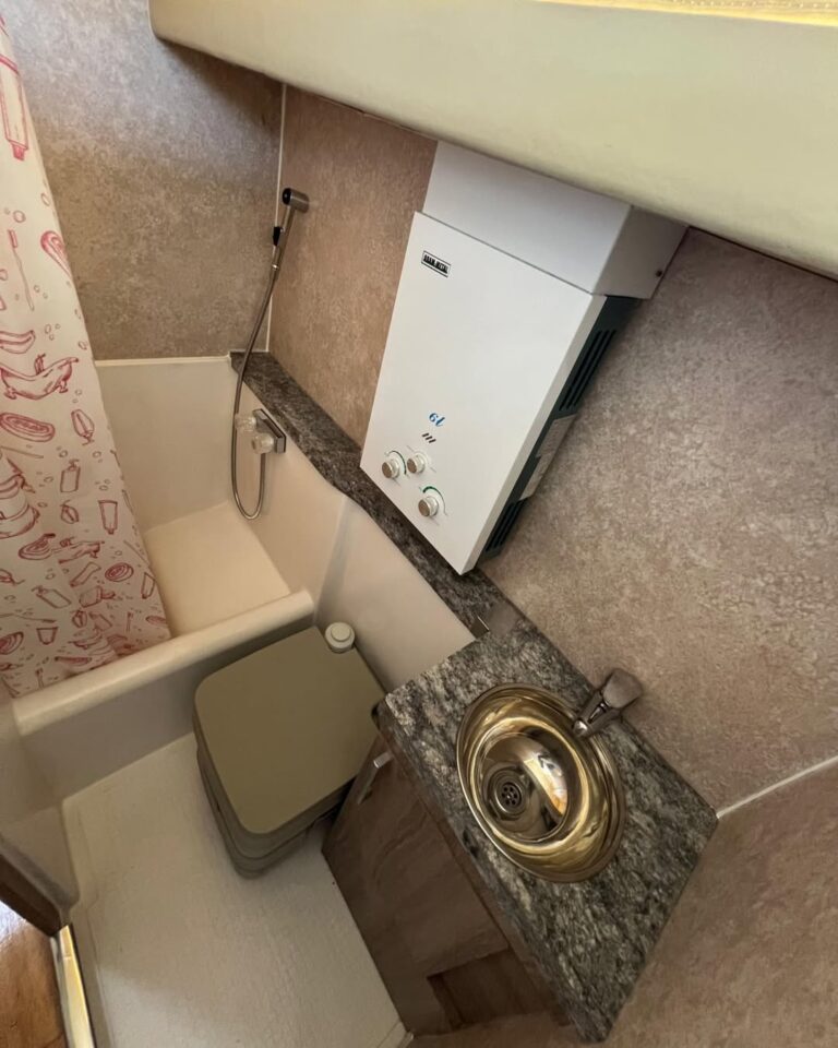 460TLI para 4 personas - box de ducha