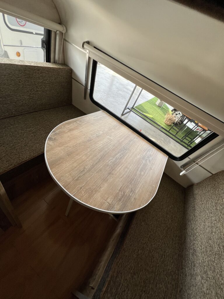 ITATI460Tli comedor principal