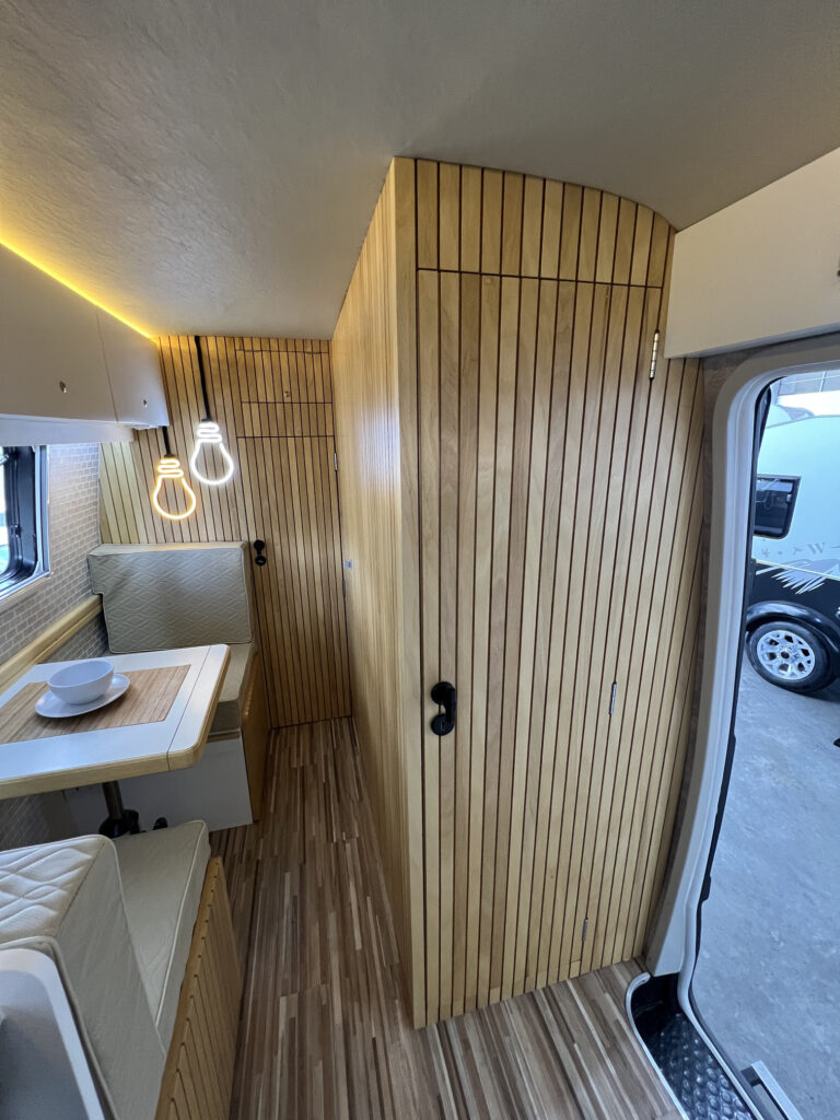 Closeup de materiales en Iveco Daily motorhome